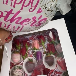 Meet your Posher, Iris